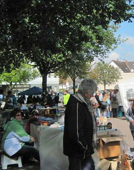 Blick auf den Trödelmarkt